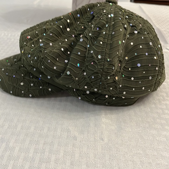 Moss Green Women's Beret with Iron on Sequins NWT - Picture 10 of 11